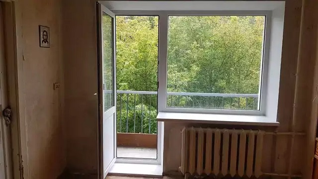 Фото: балконный блок с установкой под ключ © Магазин окон